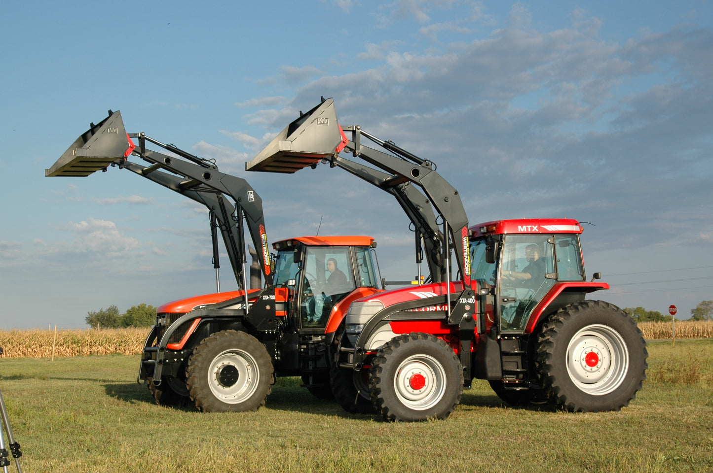 XTA-700 Extra Traction Action Series Loader