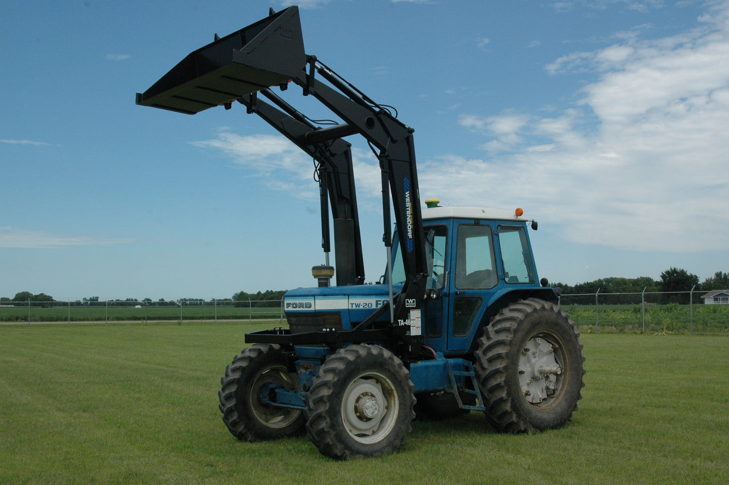 TA-46 Traction Action Series Loader