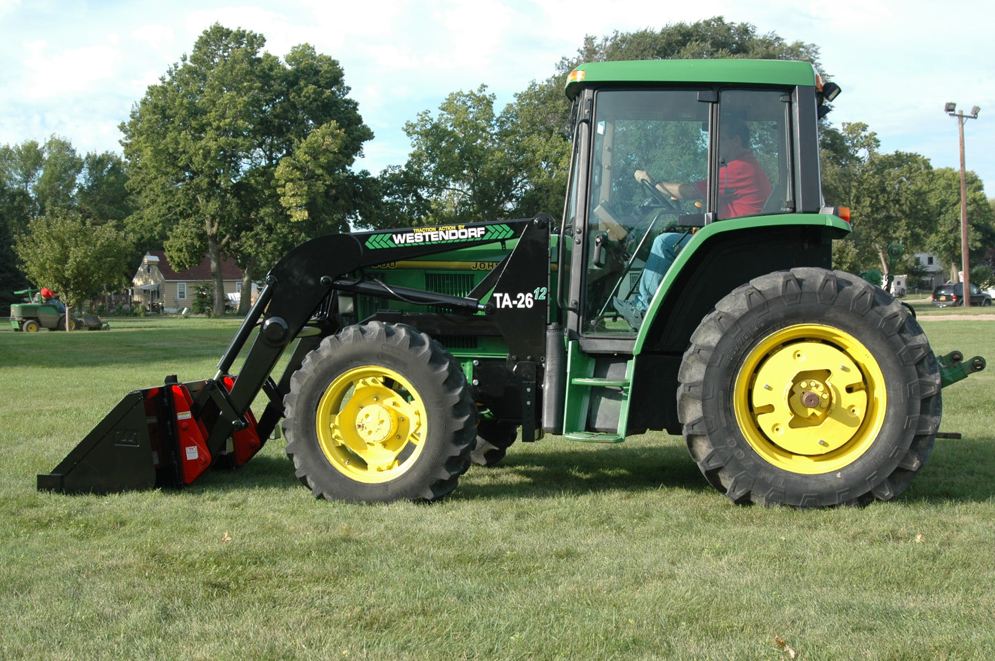 TA-26-12 Traction Action Series Loader
