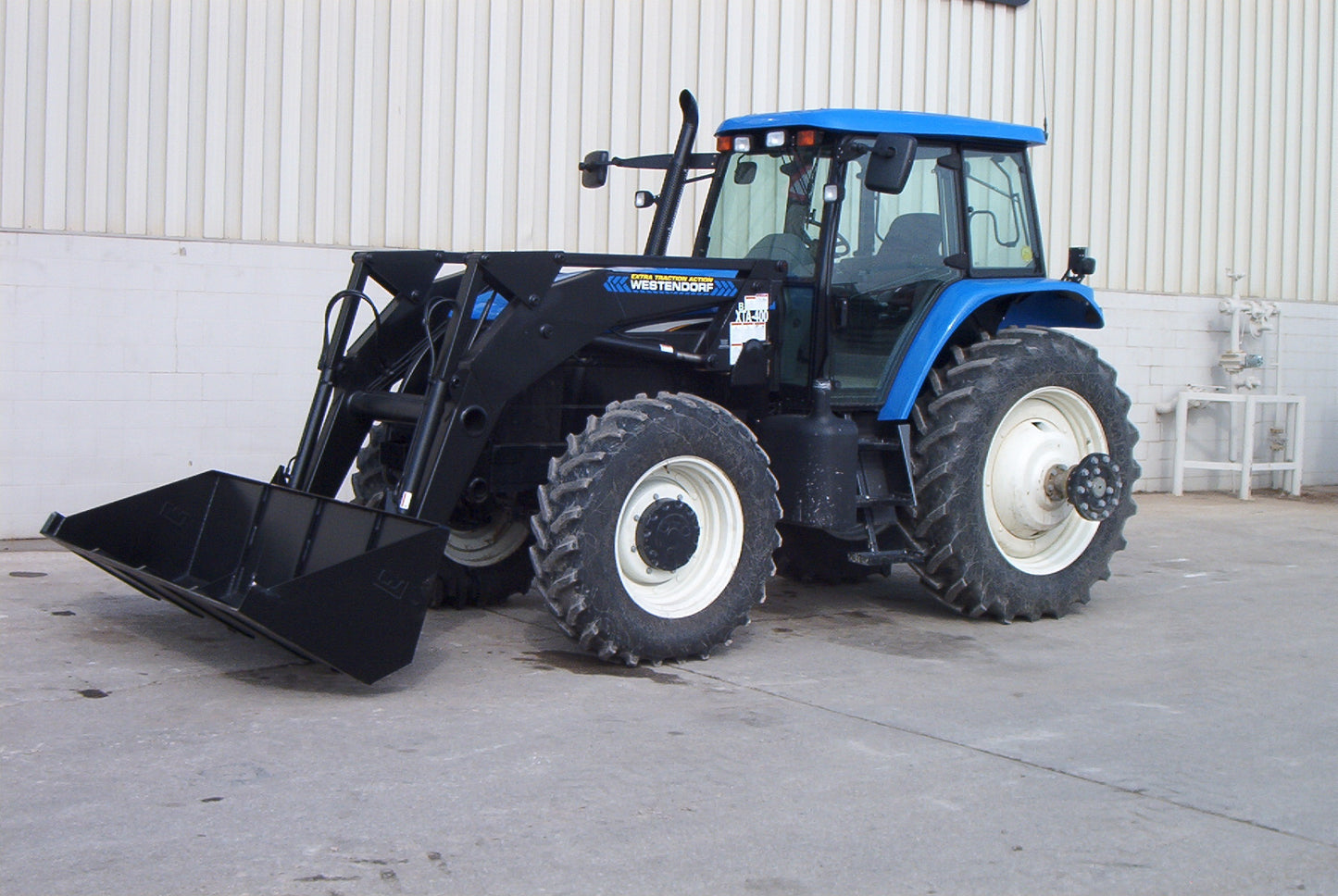 XTA-400 Extra Traction Action Series Loader