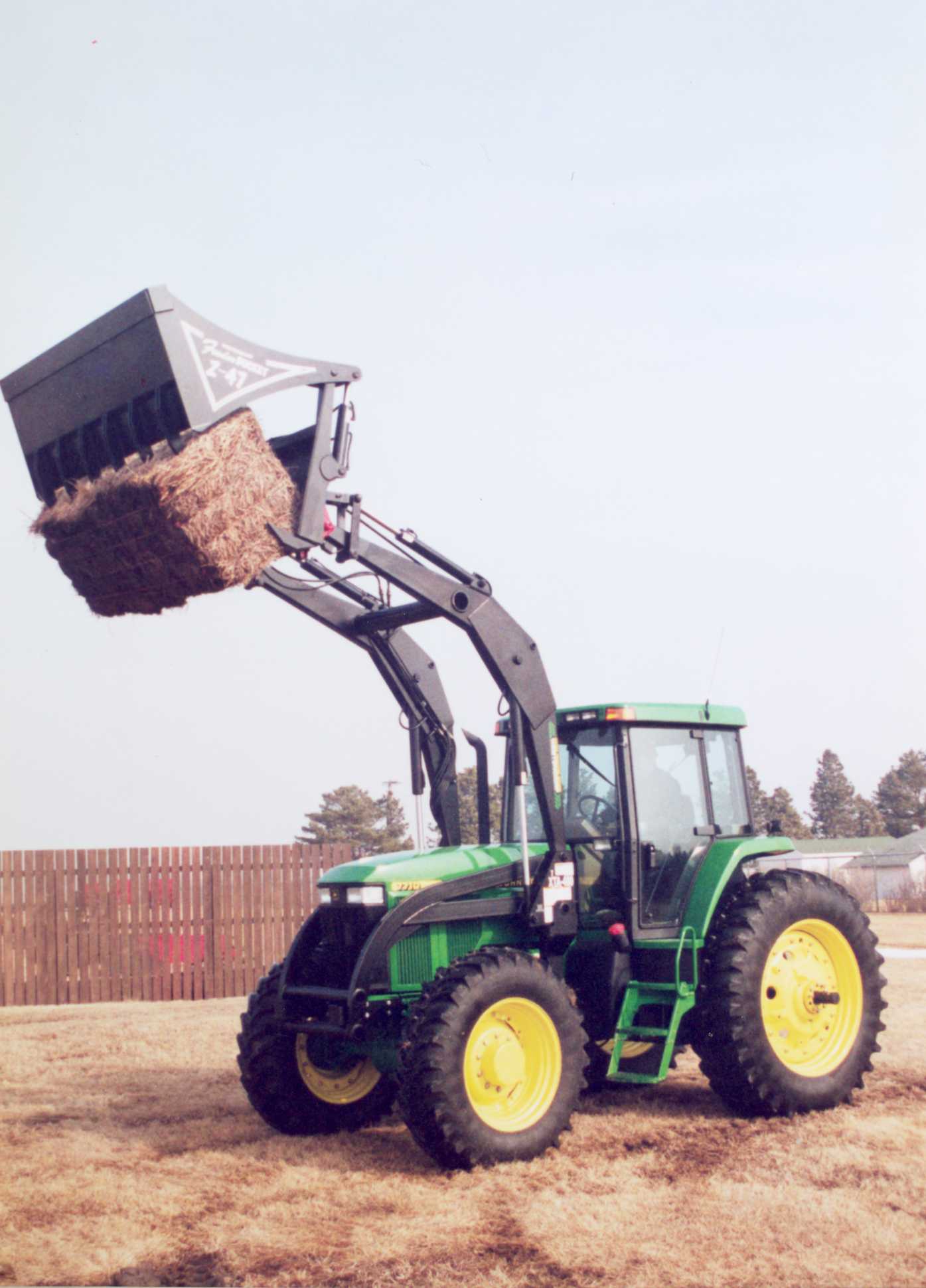 XTA-700 Extra Traction Action Series Loader